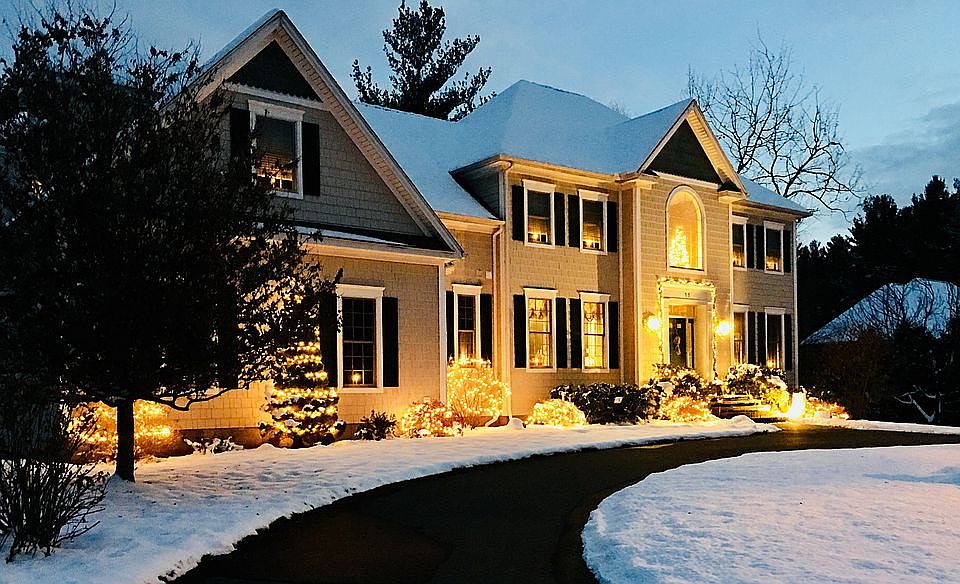2nd image of 11 Bluestone Ln