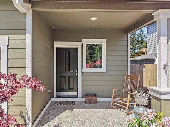 3rd image of 15216 79th Avenue E