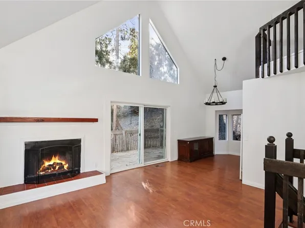 5866 Robin Oak Dr, Angelus Oaks, CA 92305