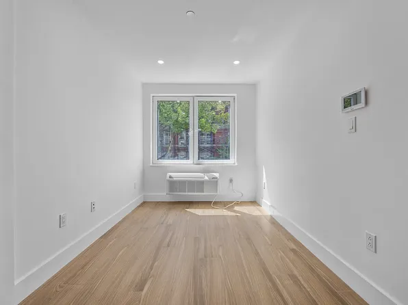 173 Rochester Avenue image 5 of 12