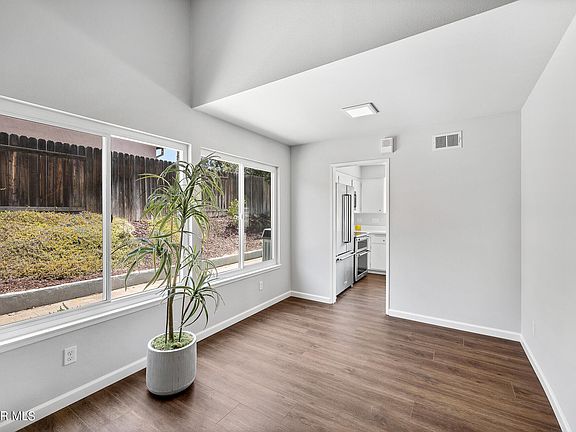 5th image of 634 Fargo St