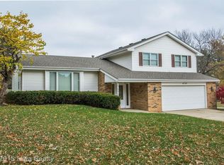 4701 Cody Dr, West Des Moines, IA 50265