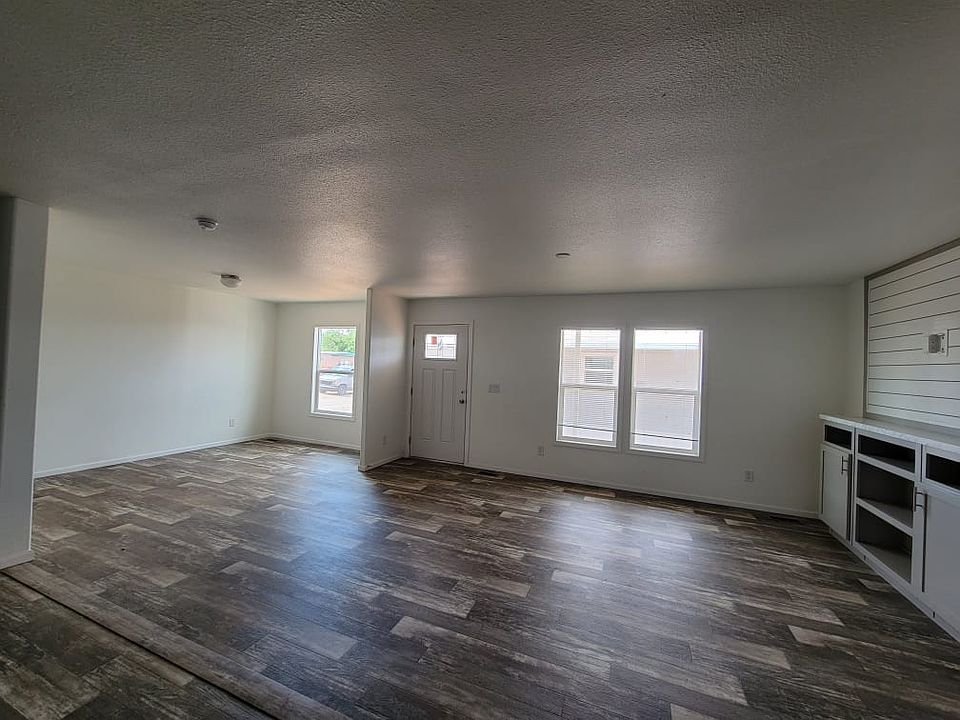 Living room / Dinning area