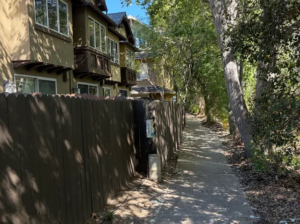 345 Kellogg Way APT 27, Goleta, CA 93117