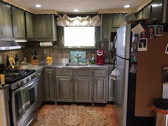 4th image of 7 Wallwind Dr