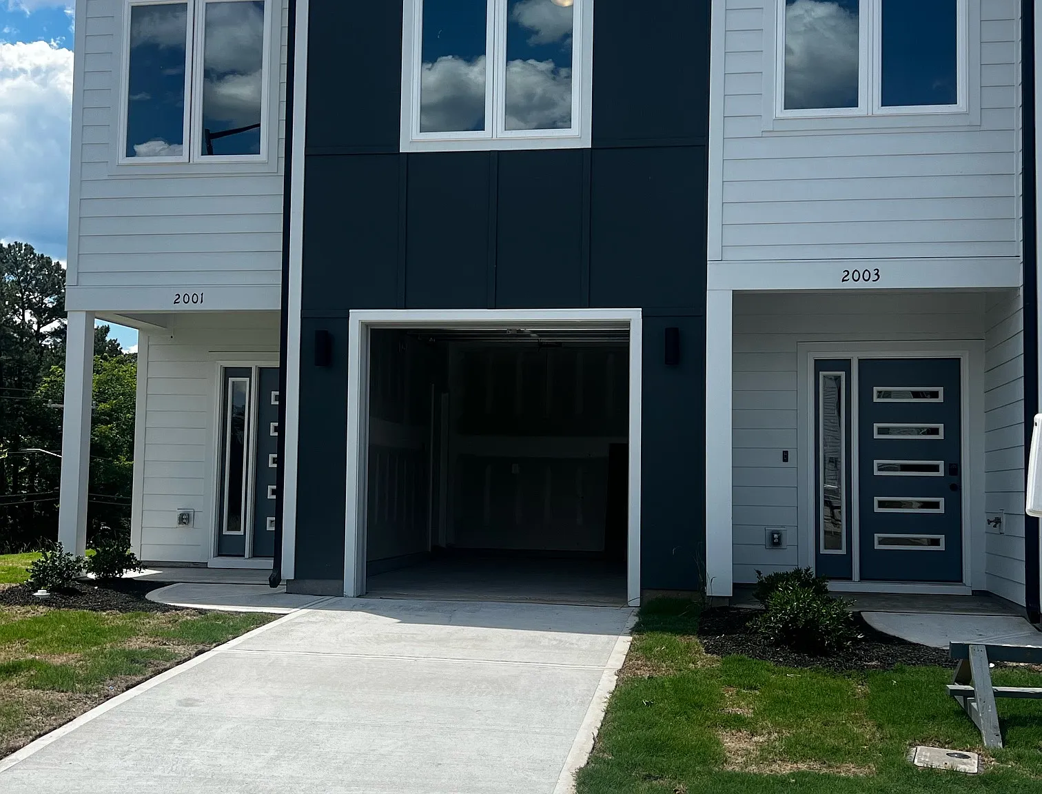 3 bed, 2.5 bath, 1740 sqft, $1,974 — Photo 1