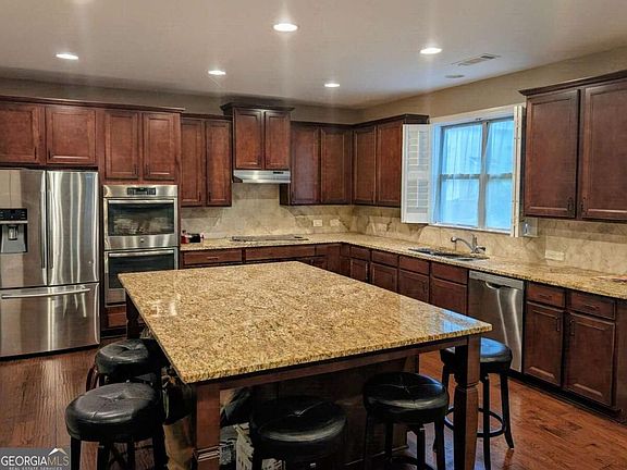 3rd image of 4083 Roberts Crest Dr