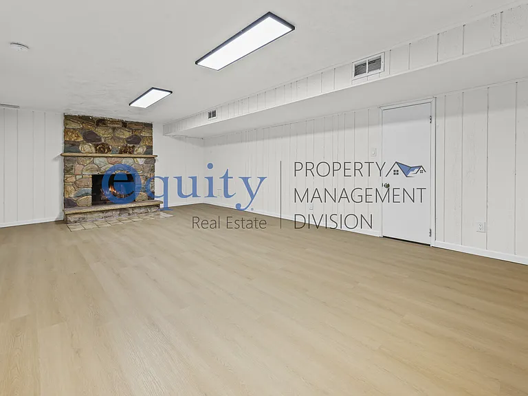 8894 S 540 E — Photo 14