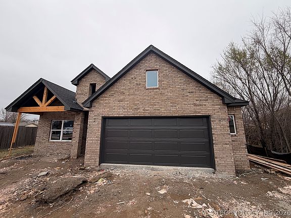 2nd image of 4212 Fairview Rd