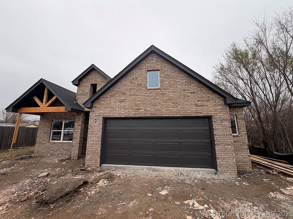 2nd image of 4212 Fairview Rd