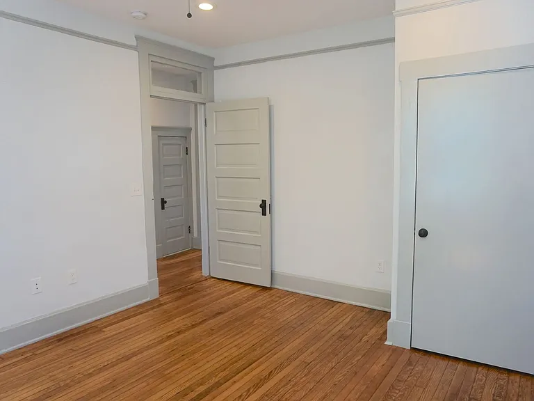 2411 Habersham Melrose — Photo 5
