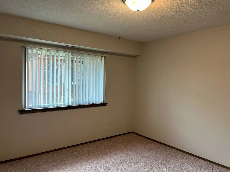 Lantern Square Apartments Spacious 1, 2 & 3 Bedrooms — Photo 28