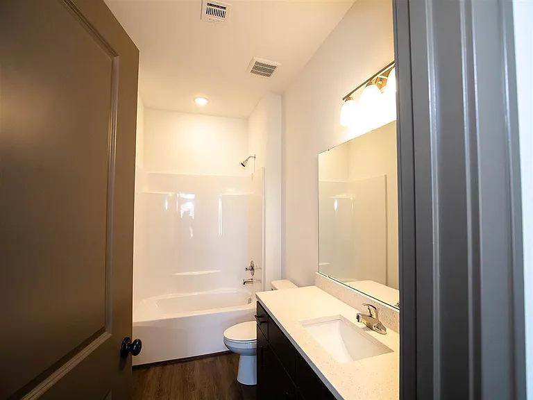 15310 Trailside Dr — Photo 10