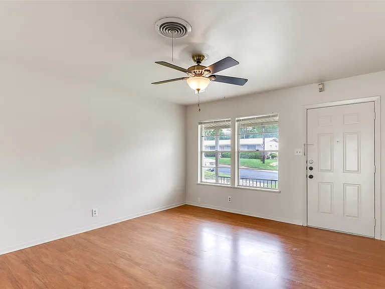 1800 Rhodes Rd — Photo 4