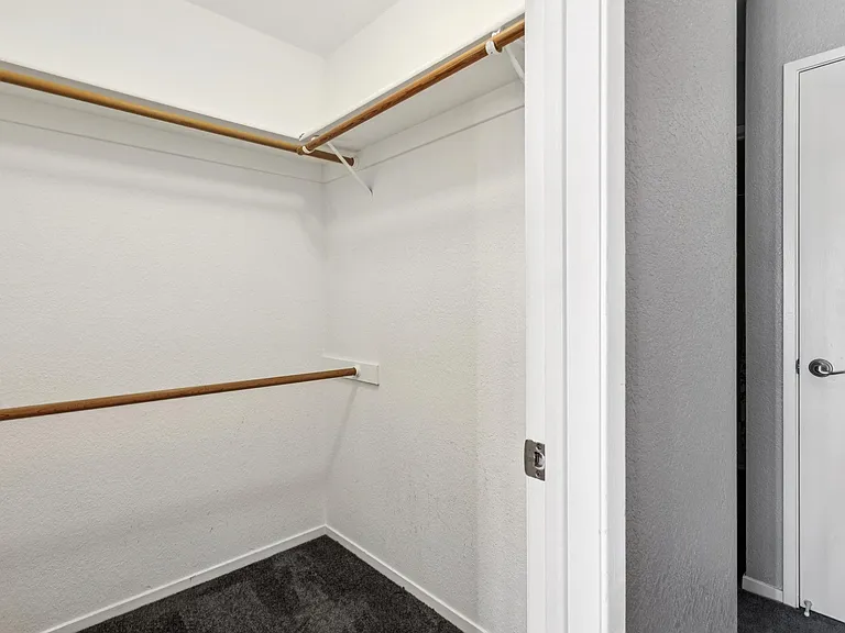 600 Canyon Oaks Dr #F — Photo 35