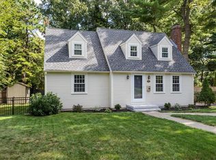 32 Willow St, Wellesley, MA 02481