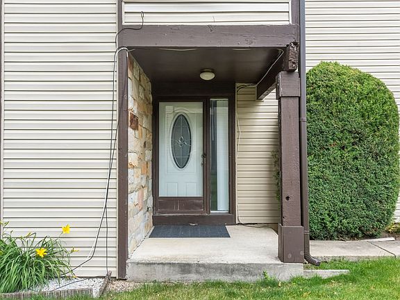 2nd image of 761 Colorado Ct