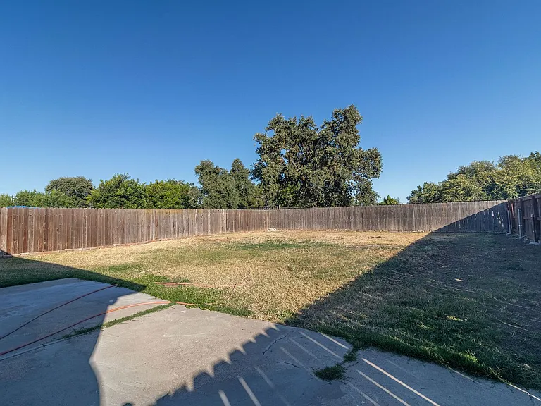 4248 E 4th St — Photo 21