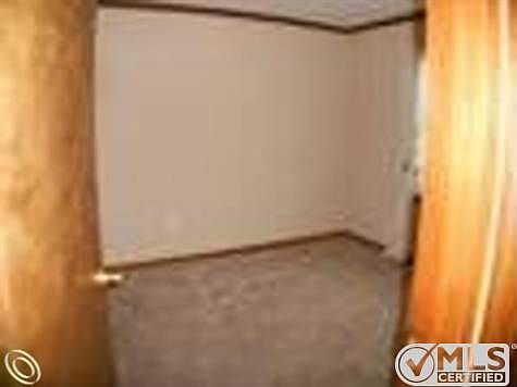 133 Joan Court - bedroom.JPG