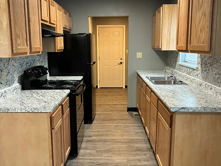505 S 13th 1/2 St — Photo 13