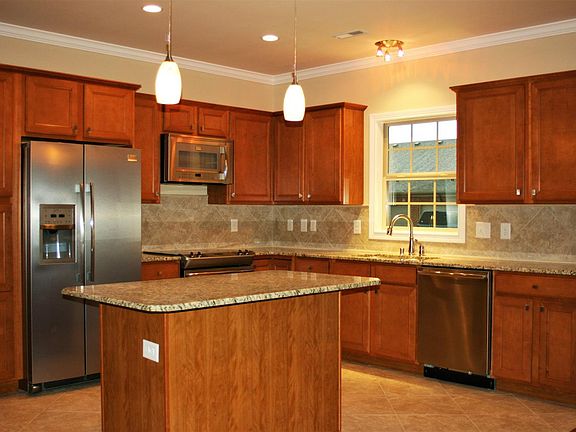 2nd image of 124 Rumsey Cir Unit B