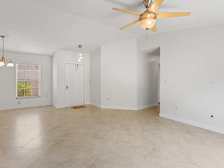 13945 Langley Pl — Photo 57