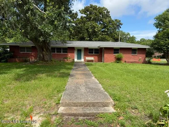 204 Church St, Long Beach, MS 39560