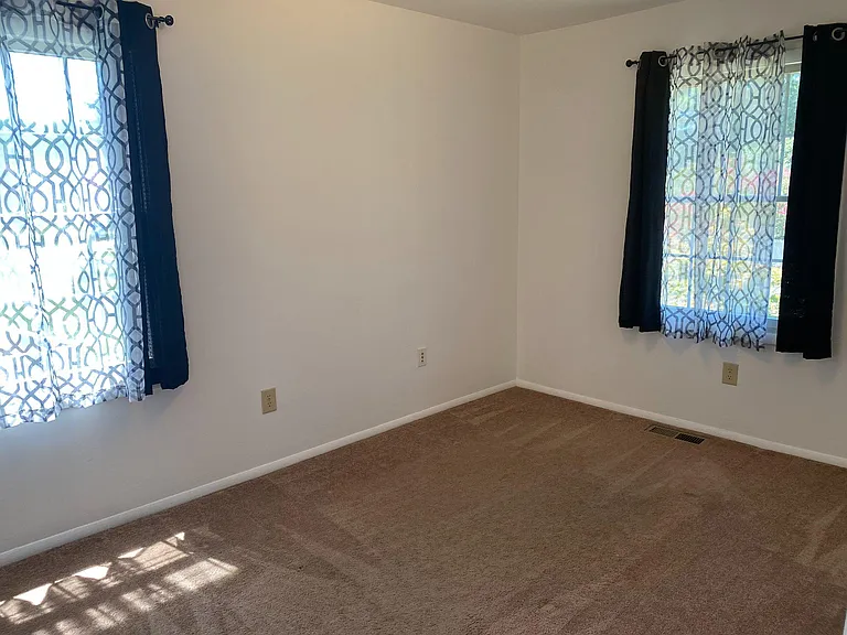 2338 Woodberry Dr — Photo 9