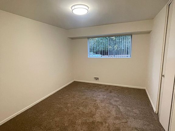 4th image of 10523 Montrose Ave APT 1