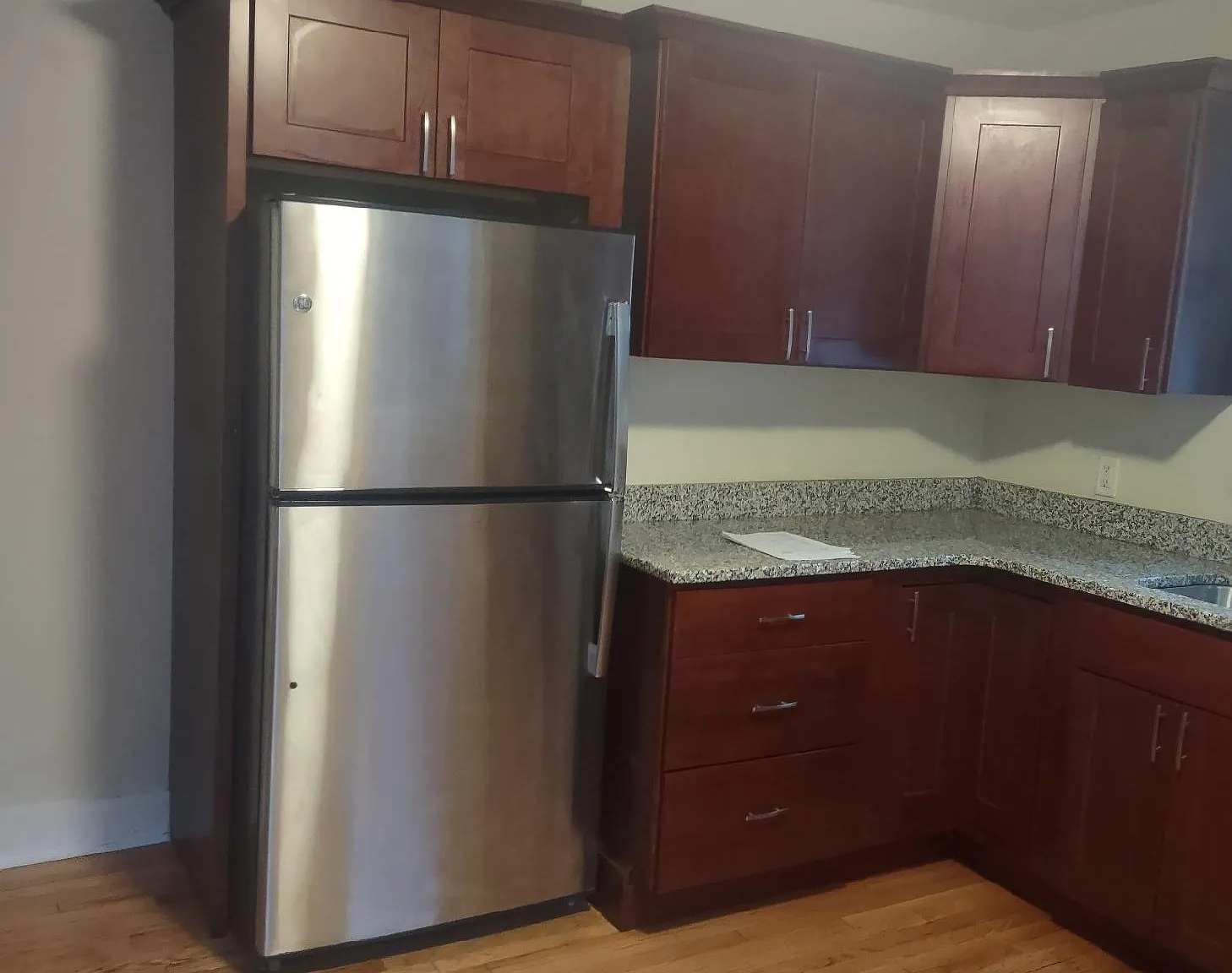 3 bed, 900 sqft, $1,600 — Photo 4