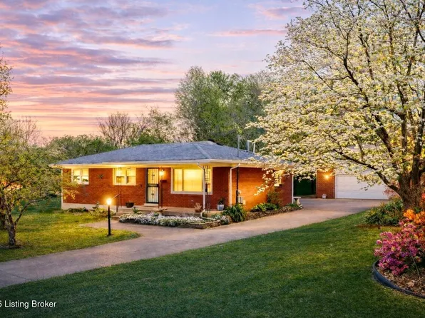 8813 Maple Rd, Louisville, KY 40229
