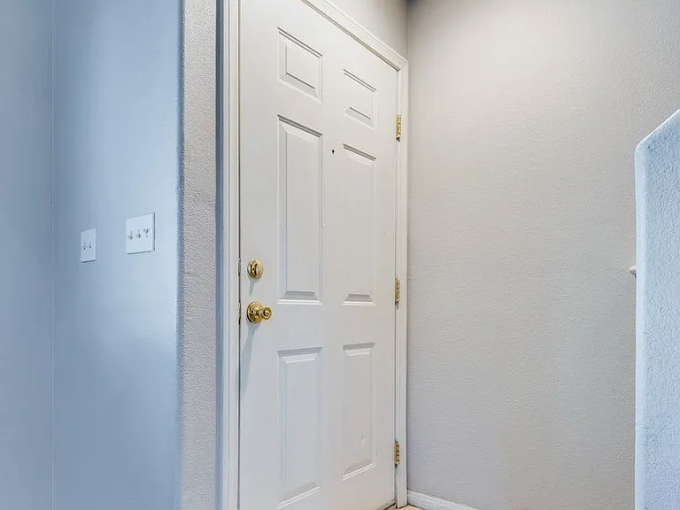5225 Shreve Ave — Photo 5