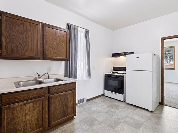 4th image of 534 Annapolis St E