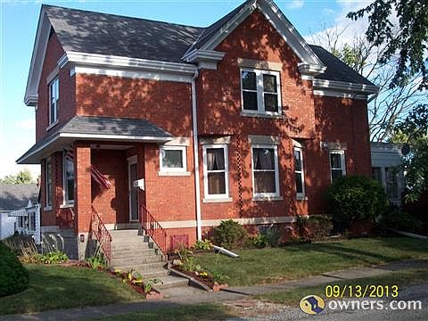 Rare Queen Anne Brick Victorain