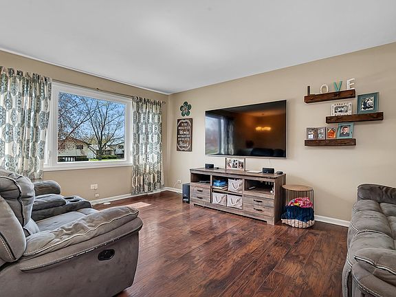 2nd image of 7742 167th St