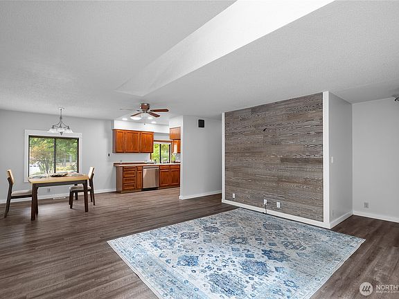 5th image of 331 E Saint Andrews Dr