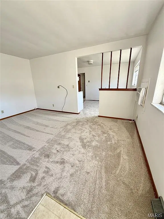 2 bed, 1.0 bath, 750 sqft, $800 — Photo 2