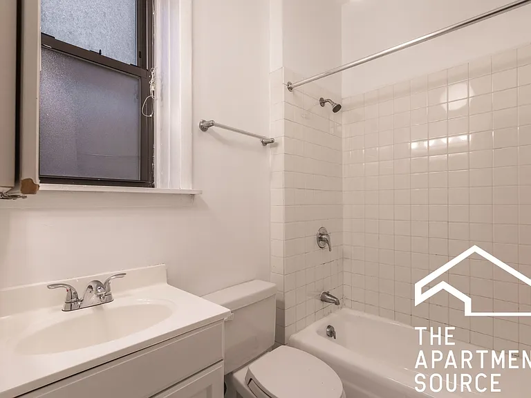 1236 N Dearborn St #2A — Photo 8