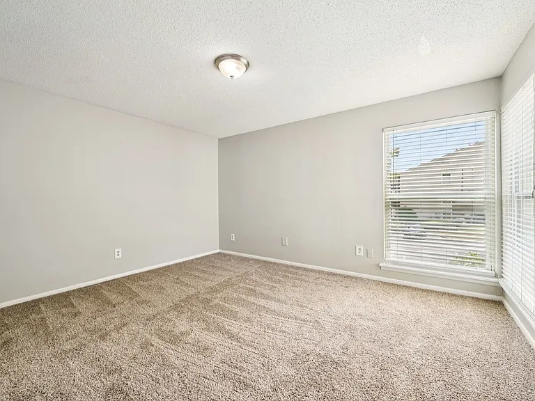 Hills at Hoover Apartments — Photo 47