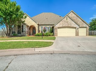 17108 Prestwick Cir, Edmond, OK 73012