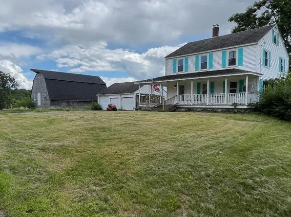 11 West Tobey Road, China, ME 04358