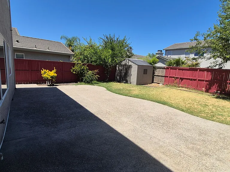 170 Bombay Cir — Photo 24