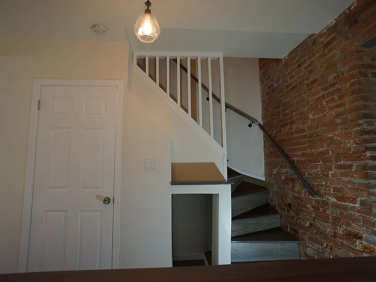 907 Lemmon St — Photo 3