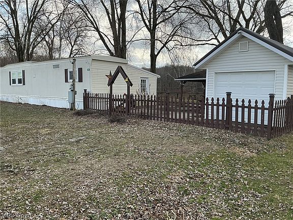 2nd image of 9385 N River Rd #33