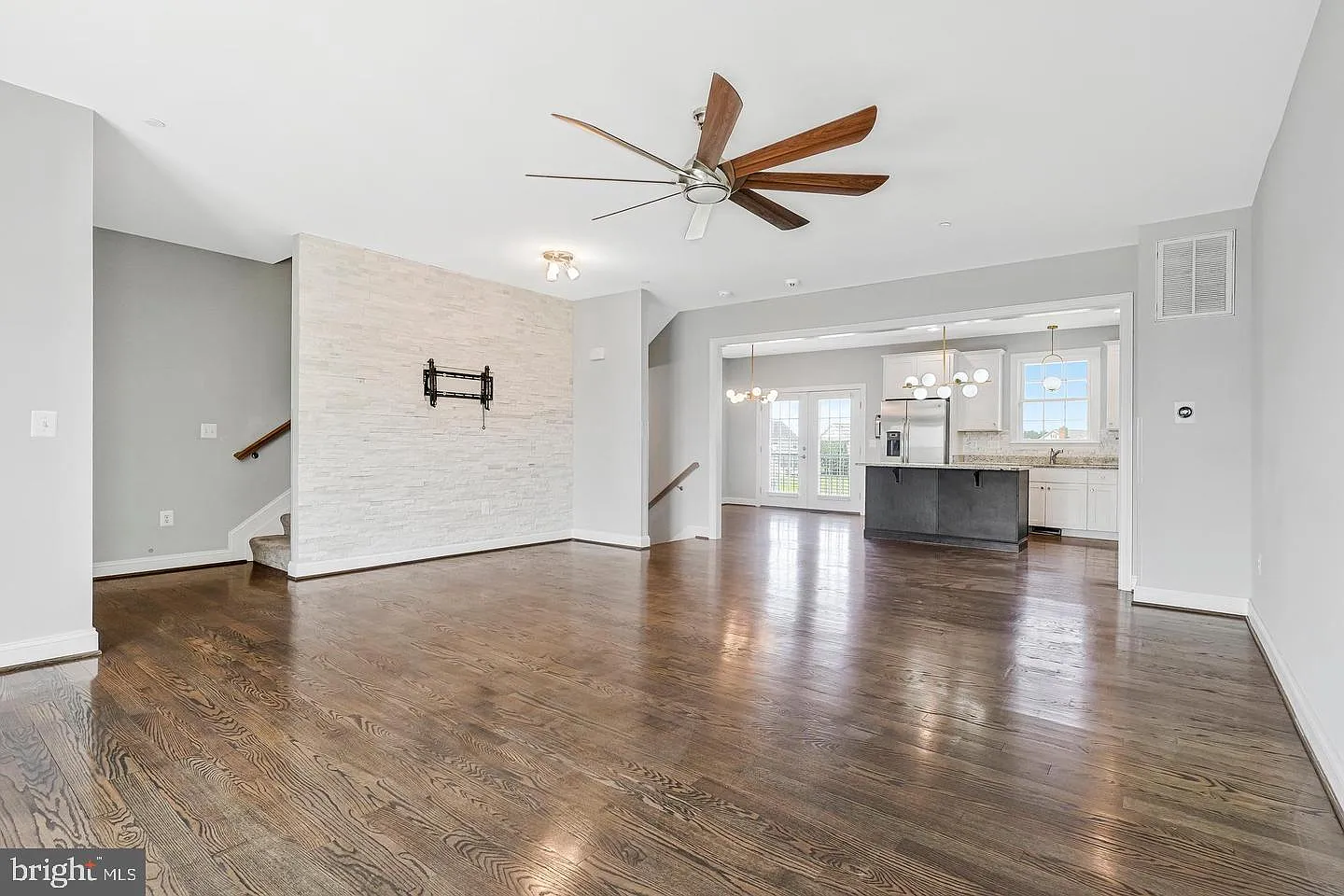 3 bed, 3.5 bath, 2234 sqft, $3,250 — Photo 2
