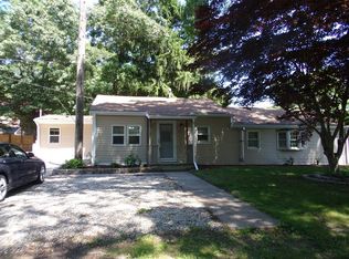 8 Martel St, Acushnet, MA 02743
