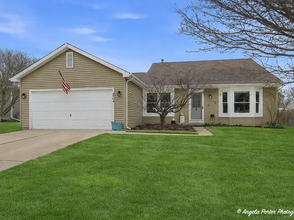 4704 Hartland Trl, McHenry, IL 60050