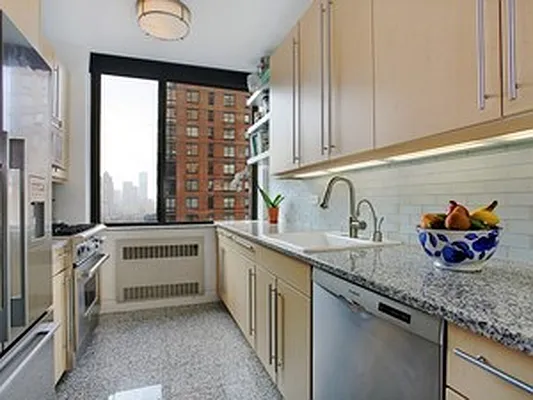 Sold by Corcoran | media 23