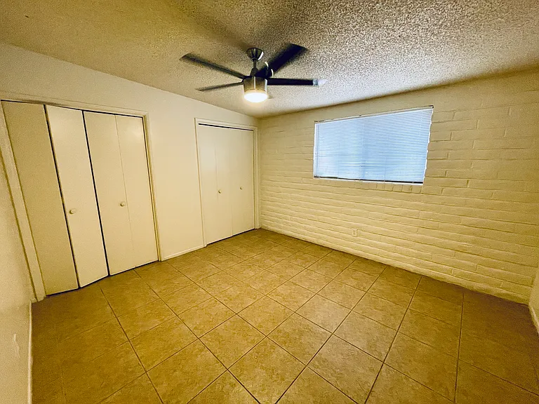 3031 E Blacklidge Dr — Photo 6