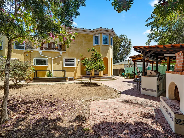 8302 S Sepulveda Blvd — Photo 11